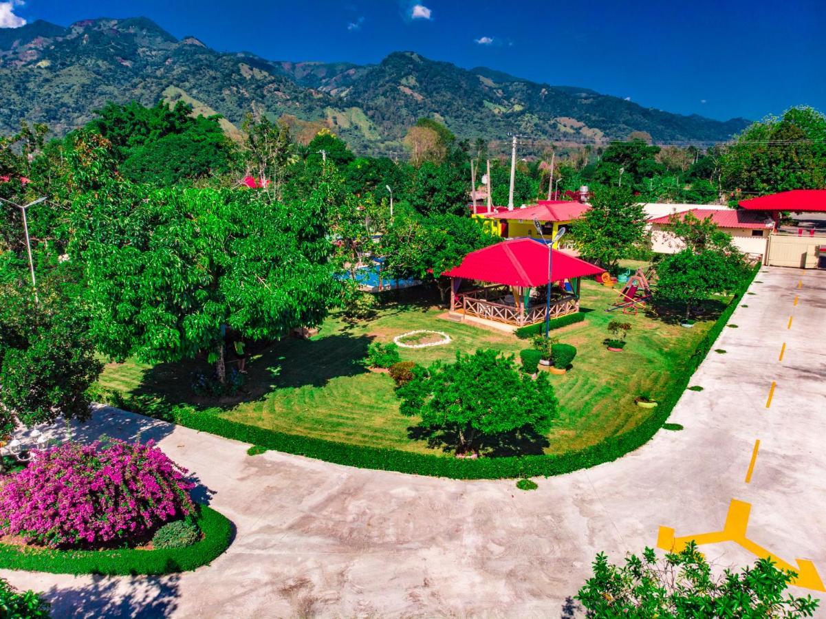 Rancho Guacamayos Hotel & Restaurantes Bonao Exteriér fotografie